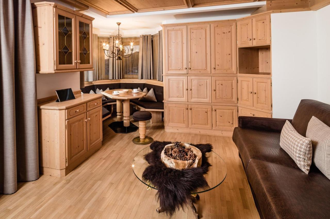 Apartments Villa Gardena - Gardenahotels 塞尔瓦迪加尔代纳山谷 外观 照片