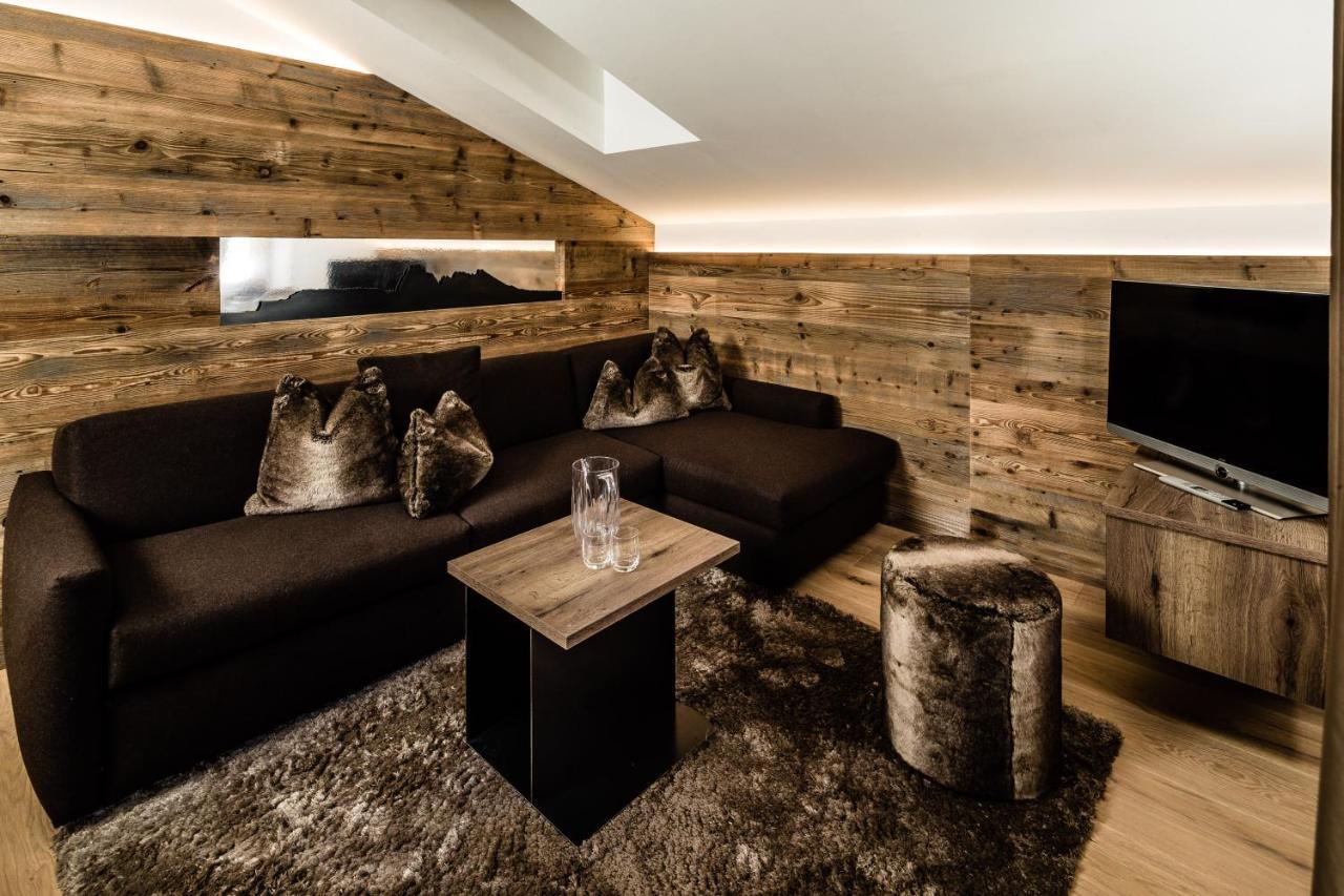 Apartments Villa Gardena - Gardenahotels 塞尔瓦迪加尔代纳山谷 外观 照片