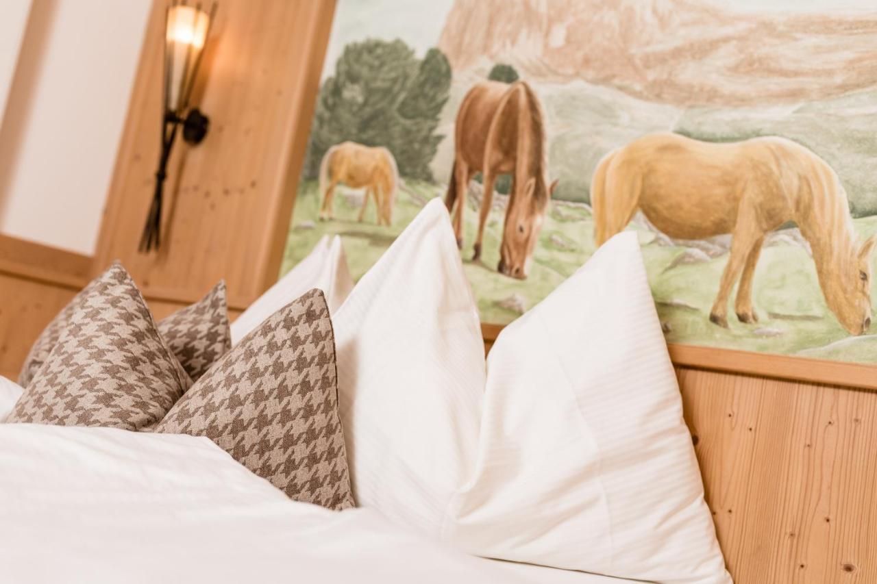 Apartments Villa Gardena - Gardenahotels 塞尔瓦迪加尔代纳山谷 外观 照片