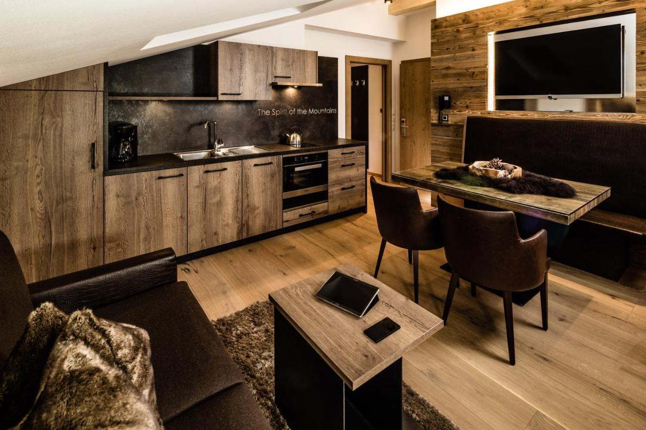 Apartments Villa Gardena - Gardenahotels 塞尔瓦迪加尔代纳山谷 外观 照片