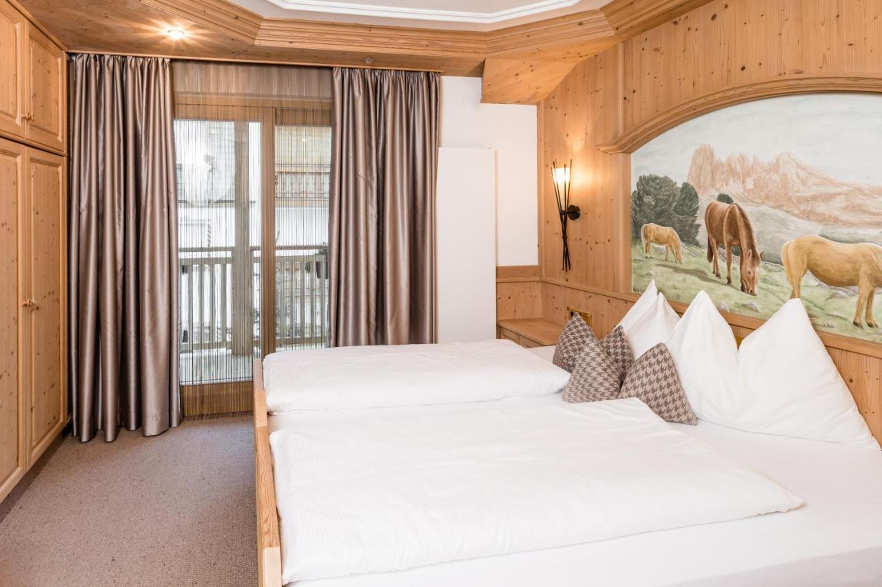 Apartments Villa Gardena - Gardenahotels 塞尔瓦迪加尔代纳山谷 外观 照片