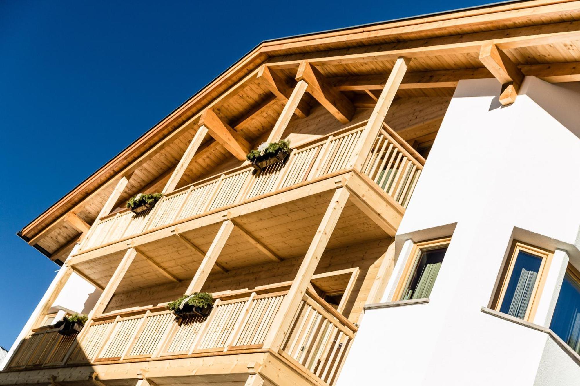 Apartments Villa Gardena - Gardenahotels 塞尔瓦迪加尔代纳山谷 外观 照片